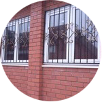 Металлические решетки на окна фото; Металлические решетки на окна от amarant.ru
